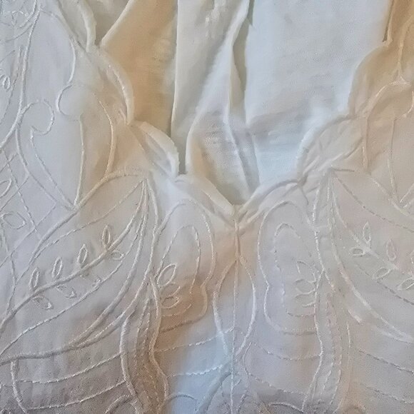 NWT Democracy Offwhite Embroidered Cap Sleeve Top S - Picture 3 of 4
